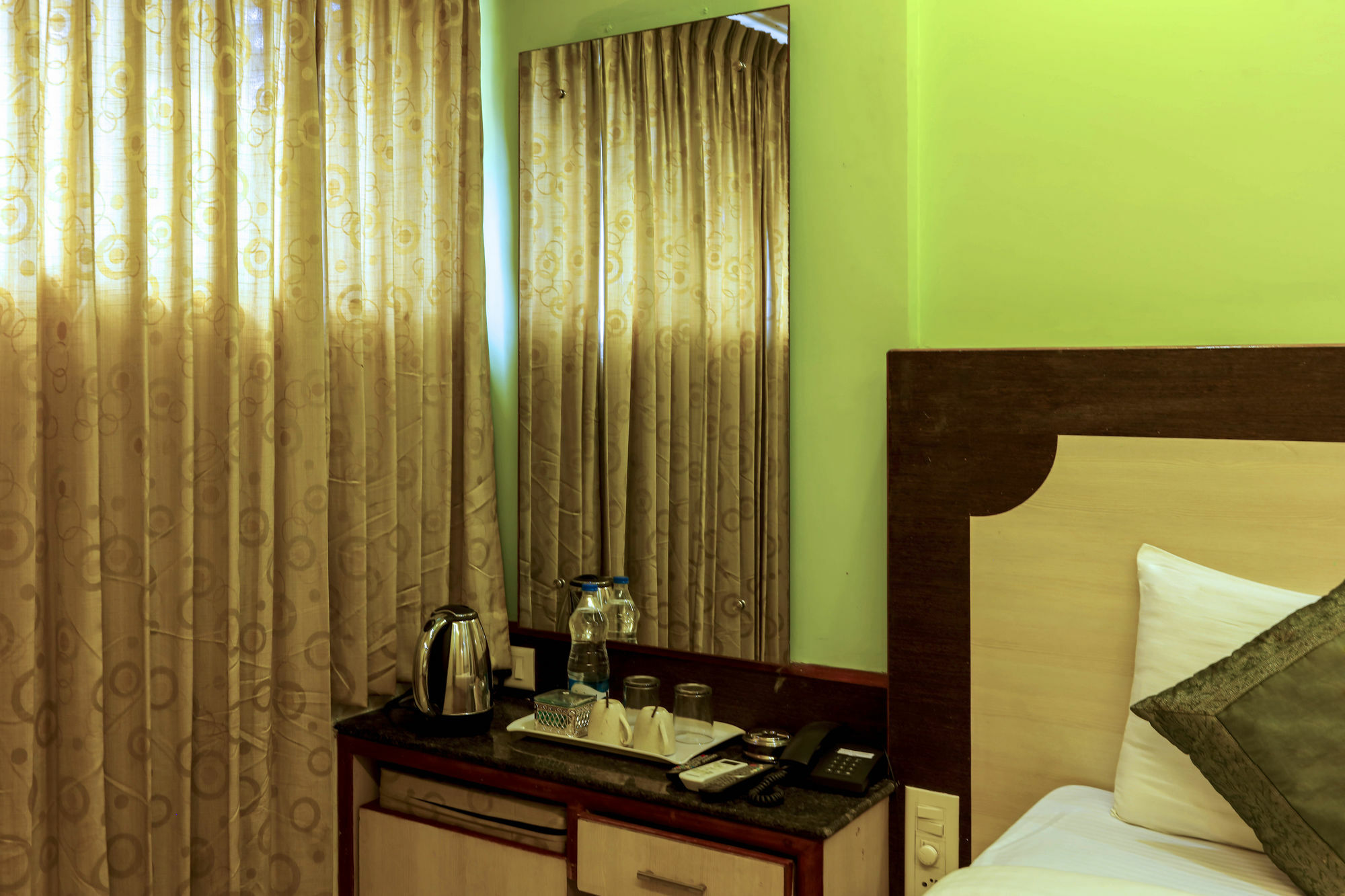 Treebo Trip Grand Regency Hotel Bangalore Exterior photo